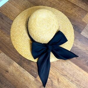 Sur Látete Straw Hat with Bow Mint Condition